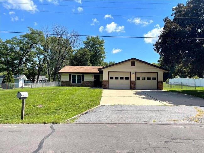 property at 1330 Gladys St