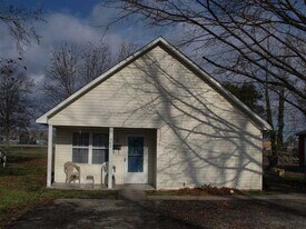 808 Ray St in Elizabeth City, NC - Building Photo