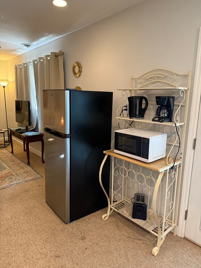 7604 Berkshire Blvd, Unit Furnished Studio in Powell, TN - Building Photo - Building Photo
