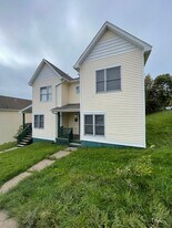 321-323 N 3rd Ave W in Duluth, MN - Building Photo