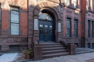 143 S 8th St in Brooklyn, NY - Building Photo - Building Photo