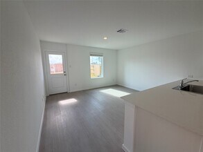 922 Pertuso Ln in Huffman, TX - Building Photo - Building Photo