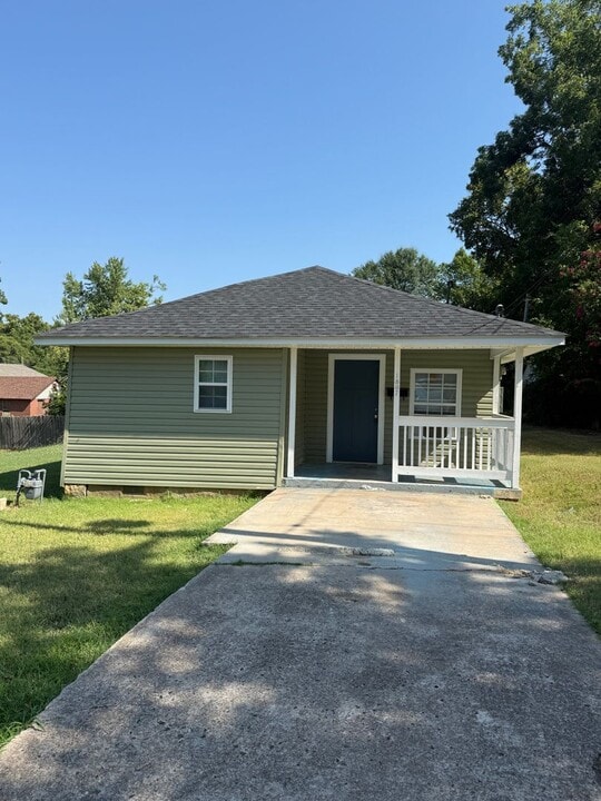 1807 Elm St in Van Buren, AR - Building Photo