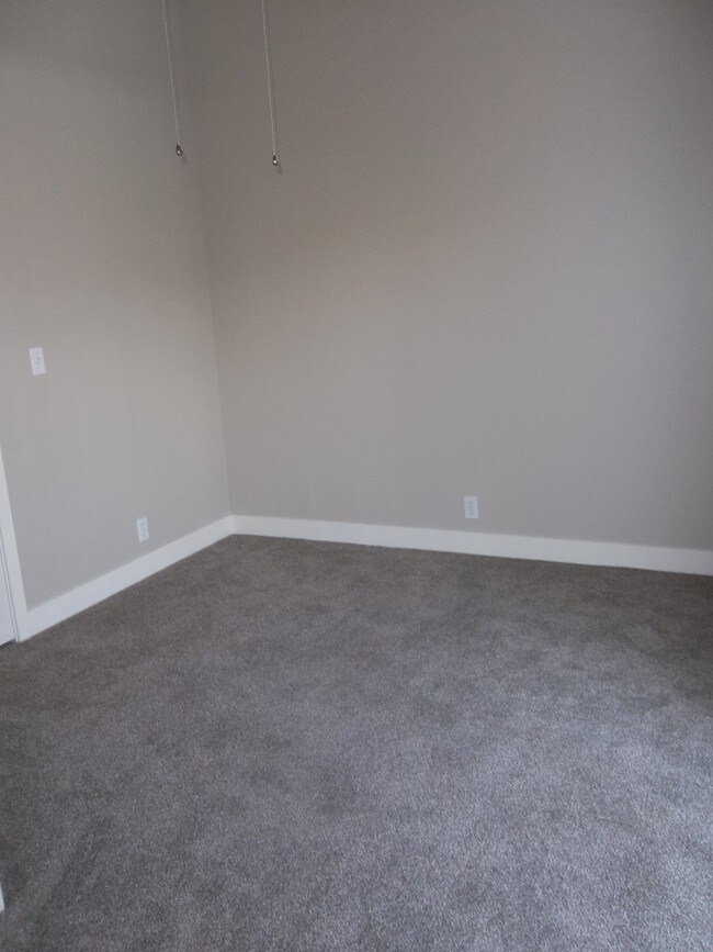 Vine Gate Apartments in Salt Lake City, UT - Building Photo - Building Photo