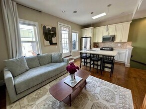 180 W Seventh St in Boston, MA - Building Photo - Building Photo