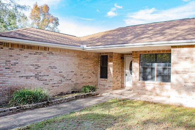 112 Golf Course Dr in Crestview, FL - Building Photo - Building Photo