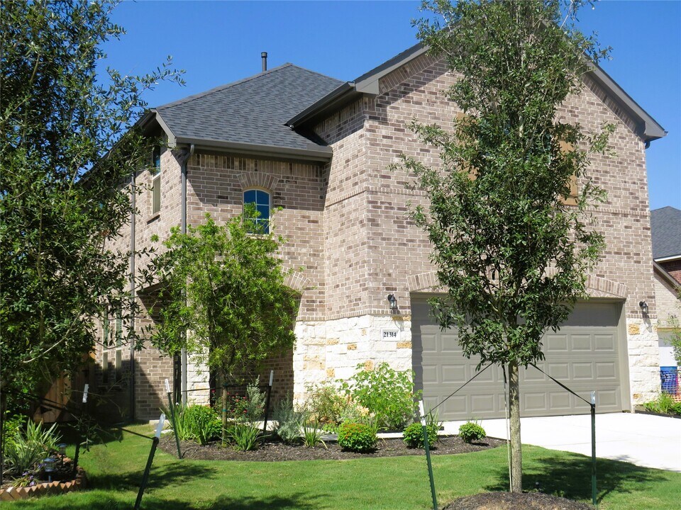 21314 Catelonia Yew Ct in Tomball, TX - Building Photo