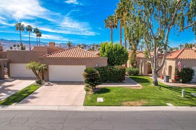 142 Lakeshore Dr in Rancho Mirage, CA - Building Photo - Building Photo