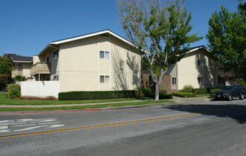 1699 Ontario Dr in Sunnyvale, CA - Building Photo - Building Photo