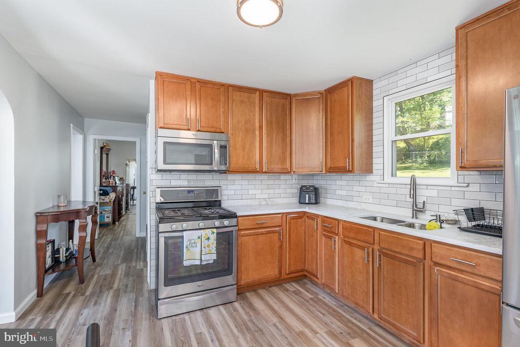 17495 Tripoli Blvd in Dumfries, VA - Building Photo