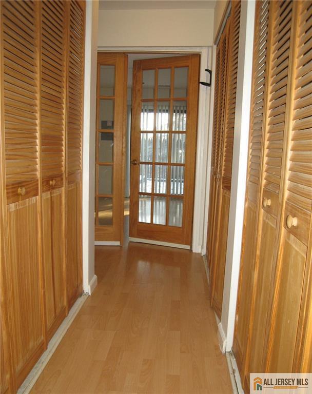 6107 N Oaks Blvd in North Brunswick, NJ - Building Photo - Building Photo