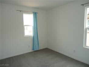 7619 W Mistral Ave in Las Vegas, NV - Foto de edificio - Building Photo