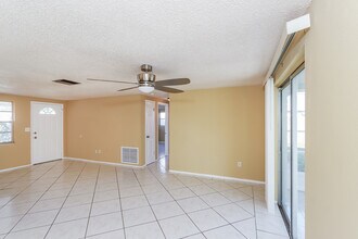 3724 Redwood Dr in Holiday, FL - Building Photo - Building Photo