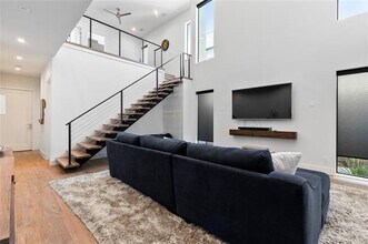 4639 Coles Manor Pl in Dallas, TX - Building Photo - Building Photo