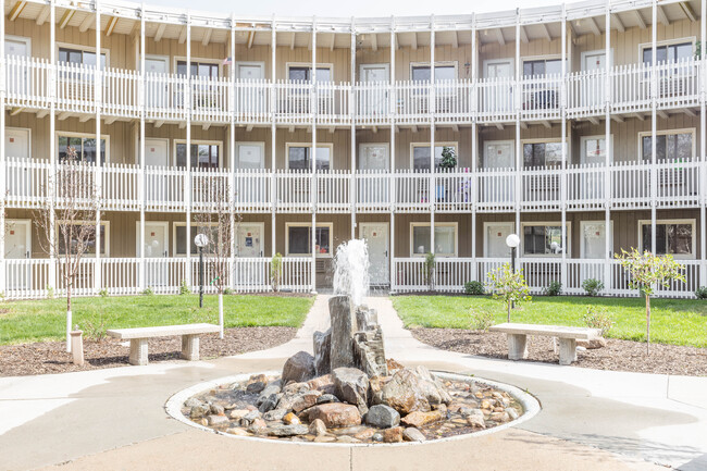 Rosecliff Apartments in Omaha, NE - Building Photo - Building Photo