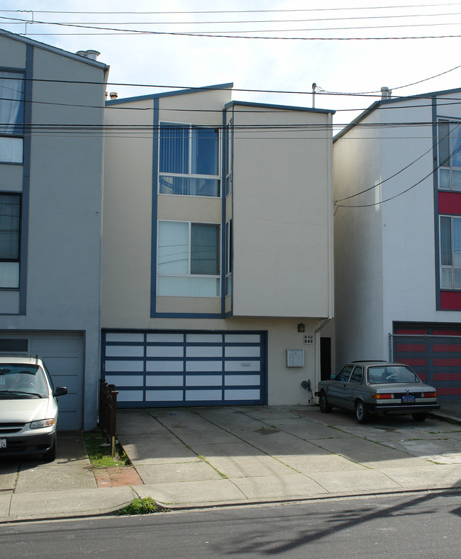 118-120 Byrne St in Daly City, CA - Building Photo - Building Photo