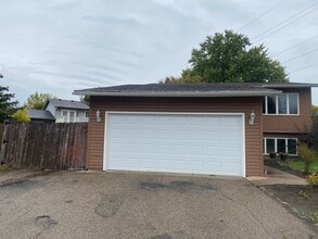 4411 Slater Rd in Eagan, MN - Building Photo - Building Photo