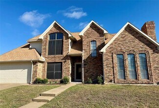 2037 Village Green in Richardson, TX - Building Photo - Building Photo