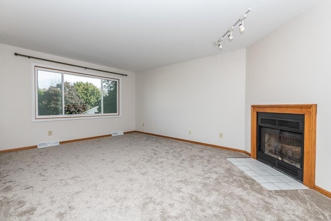 2659 Aberdeen Ct in Fitchburg, WI - Foto de edificio - Building Photo