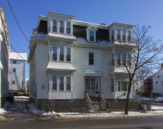 99-109 Robeson St in Fall River, MA - Foto de edificio - Building Photo