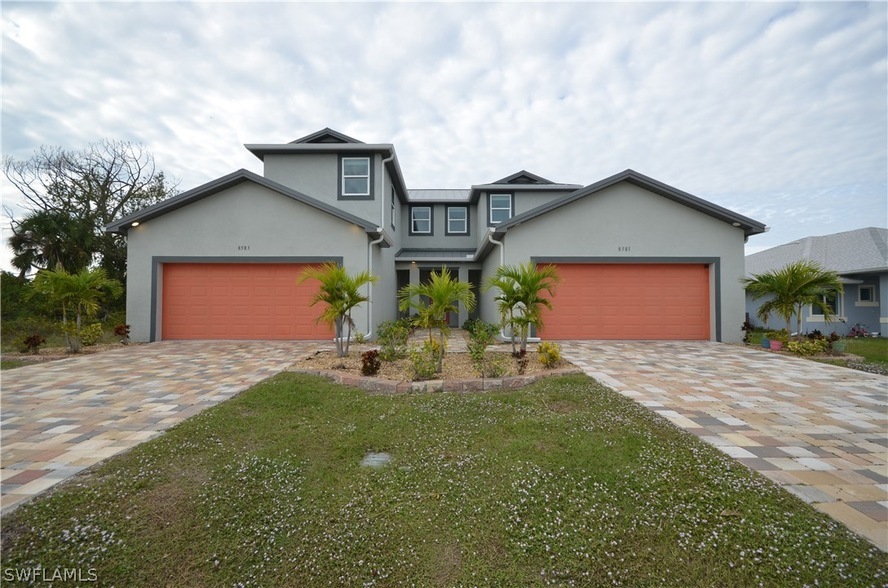 8583 Agate St in Port Charlotte, FL - Building Photo