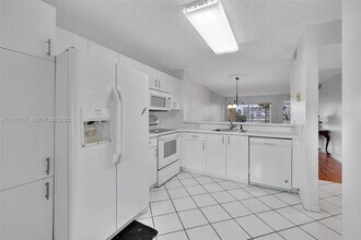 7711 Trent Dr in Tamarac, FL - Building Photo - Building Photo