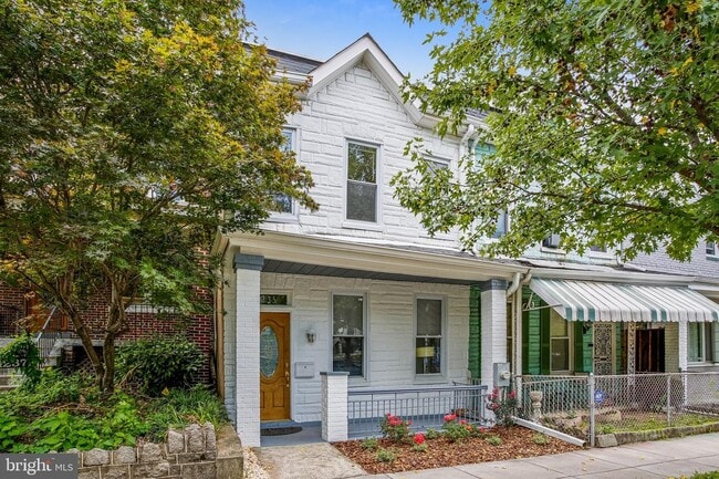 property at 1235 Oates St NE