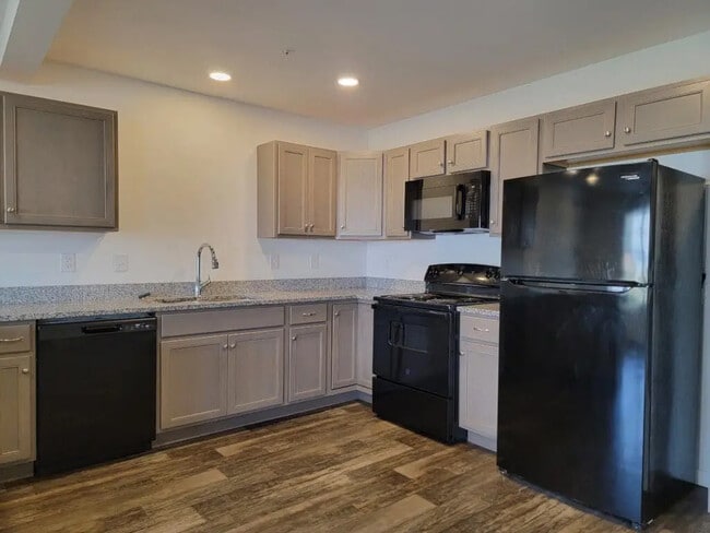 126 Robert Cir in Lebanon, PA - Foto de edificio - Building Photo