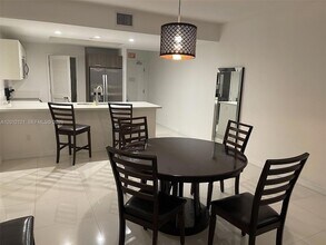 1120 98th St, Unit 204 in Bay Harbor Islands, FL - Foto de edificio - Building Photo