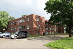 7134 Cedar Ave S in Richfield, MN - Building Photo