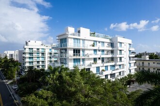 Pearl House in Bay Harbor Islands, FL - Foto de edificio - Building Photo