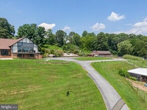 1496 Orchard Ln in Boyertown, PA - Building Photo - Building Photo