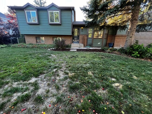713 E Ridgecrest Rd in Fort Collins, CO - Foto de edificio - Building Photo