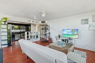 2771 Taft St in Hollywood, FL - Building Photo