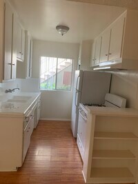 8016 Owensmouth Ave photo'