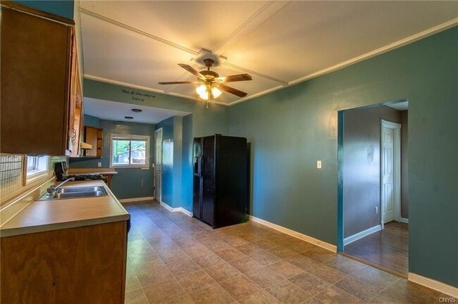 820 Mill St, Unit upper unit in Watertown, NY - Building Photo - Building Photo