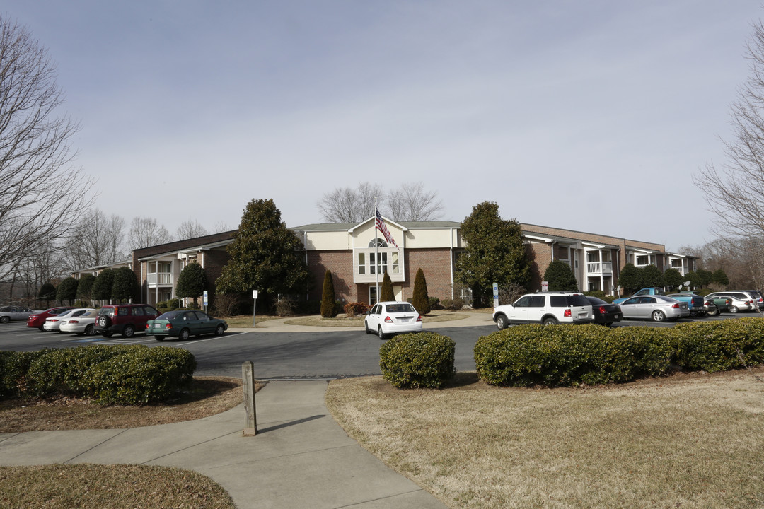 Overlook Apartments in Asheville, NC - Building Photo