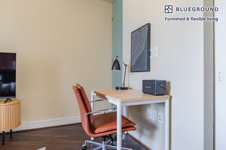 214 Barton Springs Rd in Austin, TX - Building Photo - Building Photo