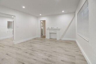 736 NW 41st St in Miami, FL - Building Photo - Building Photo