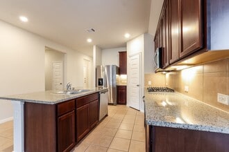 16130 Barge Way in Crosby, TX - Building Photo - Building Photo