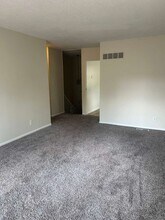 10705 W 90th Terrace in Overland Park, KS - Building Photo - Building Photo