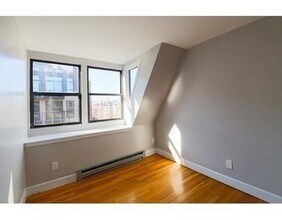 483 Massachusetts Ave, Unit 5 in Boston, MA - Building Photo - Building Photo