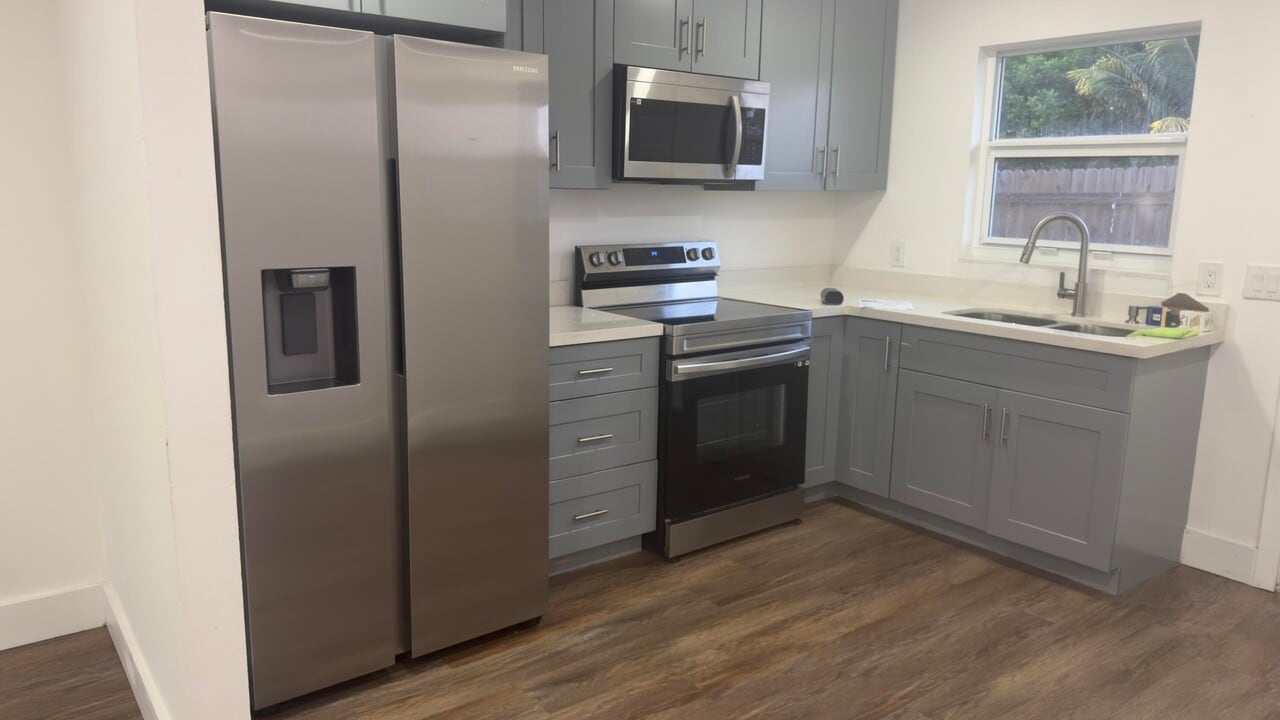 4683 Hairland Dr in West Palm Beach, FL - Building Photo