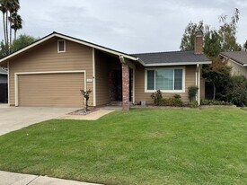 1107 Wimbledon Dr in Lodi, CA - Building Photo