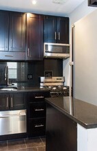 2 BED DUPLEX WITH PRIVATE GARDEN IN PRIME  in New York, NY - Building Photo - Building Photo