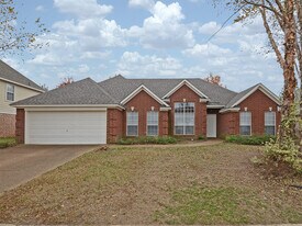 10229 Green Moss Dr N in Cordova, TN - Building Photo