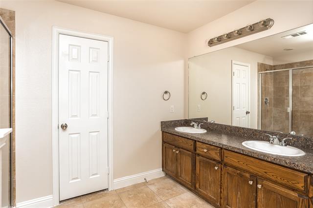 1229 Granada Dr in Desoto, TX - Building Photo - Building Photo