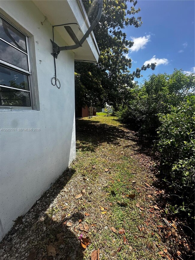 821 SW 2nd St in Florida City, FL - Building Photo - Building Photo