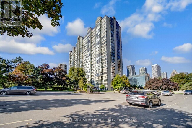 350 Webb Dr in Mississauga, ON - Building Photo - Building Photo