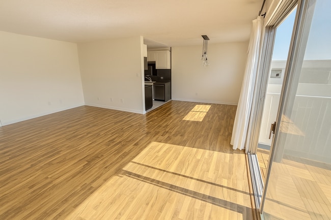 property at 960 Larrabee St